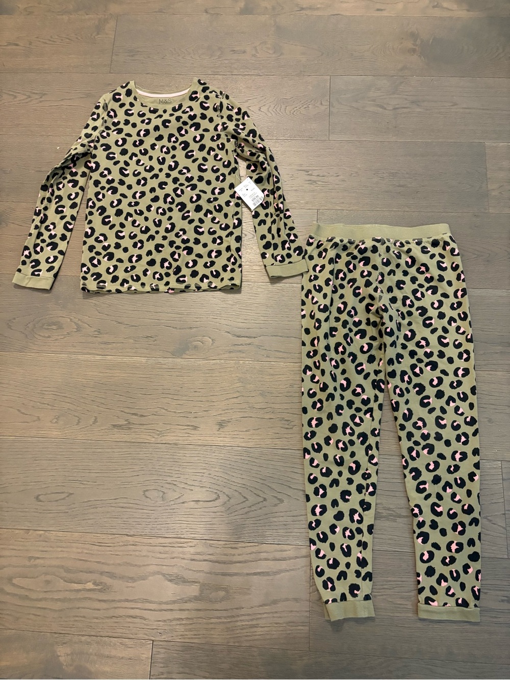 Girls 2 piece pyjama set NWT sz 11/12 ret $46